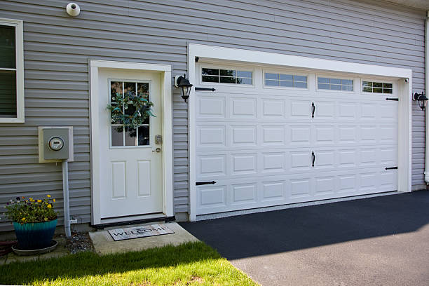 24/7 Emergency Garage Door Panel Replacement experts in Lake Hamilton, AR